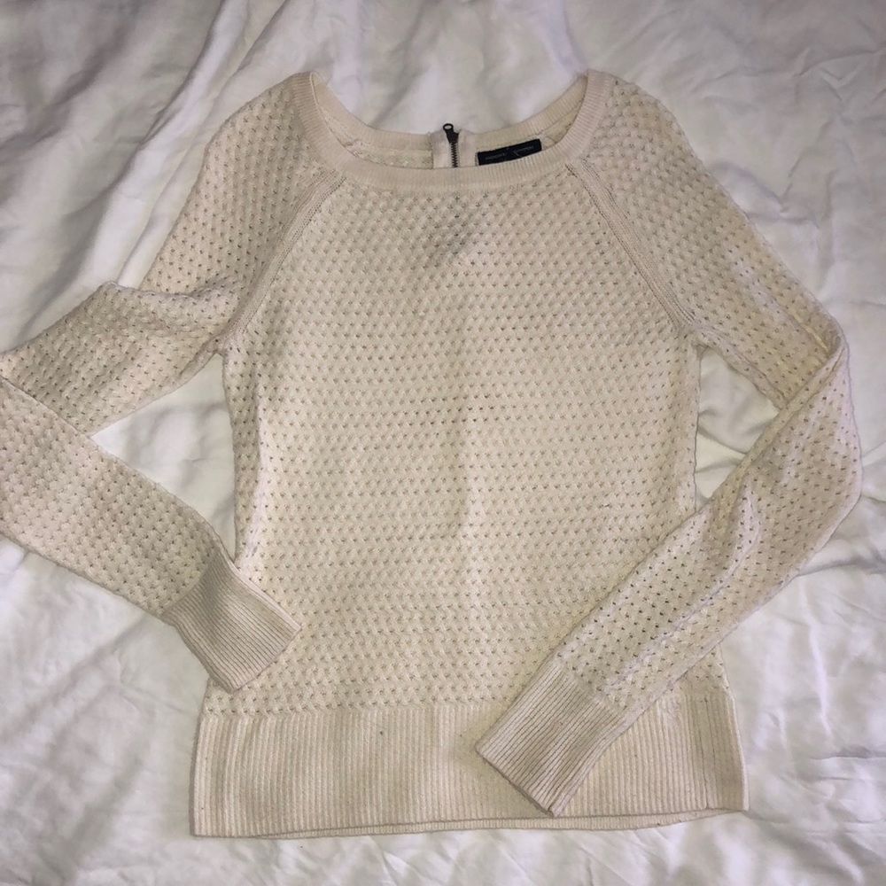 Lightweight sweater